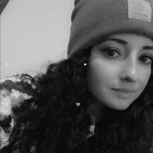 Meet your Posher, Amalia